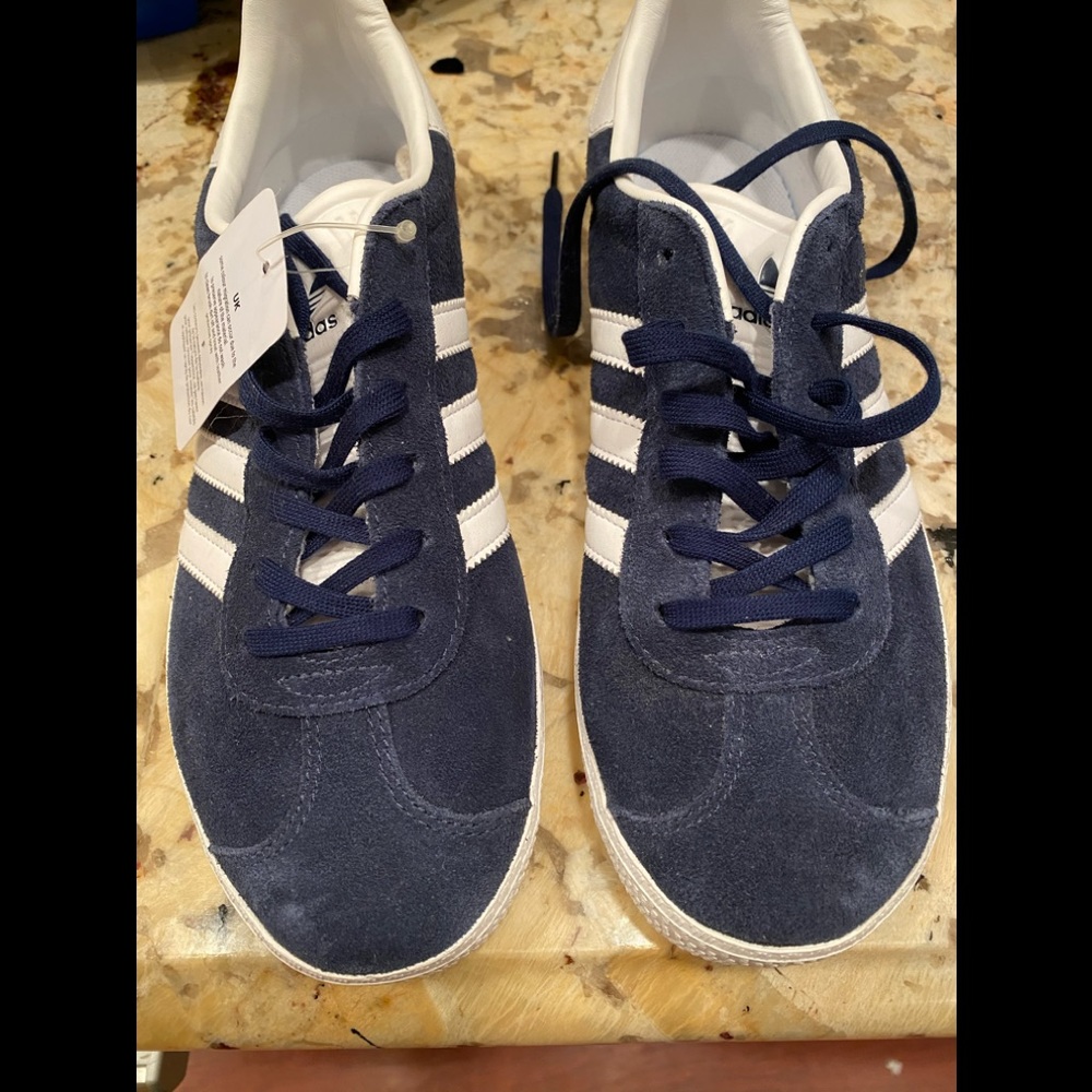 Adidas Gazelle in Navy blue.